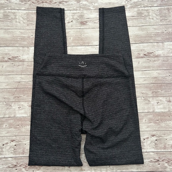 Beyond Yoga USC Trojans Black Grey Herringbone Leggings - Picture 3 of 4